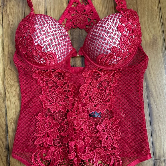 Fredericks of Hollywood Red Fishnet Push Up Bustier - Picture 2 of 4